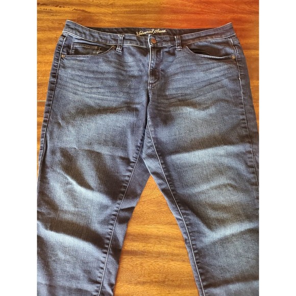 Universal Thread Womens Size 16 Mid-Rise Curvy Skinny Denim Capris Preowned - Picture 10 of 14